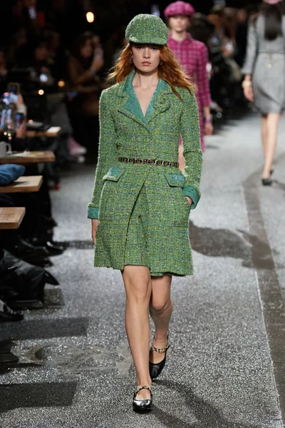 Look 8